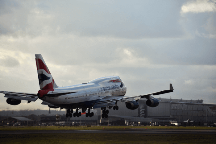 Coming to Oxford from overseas Coming to Oxford from overseas