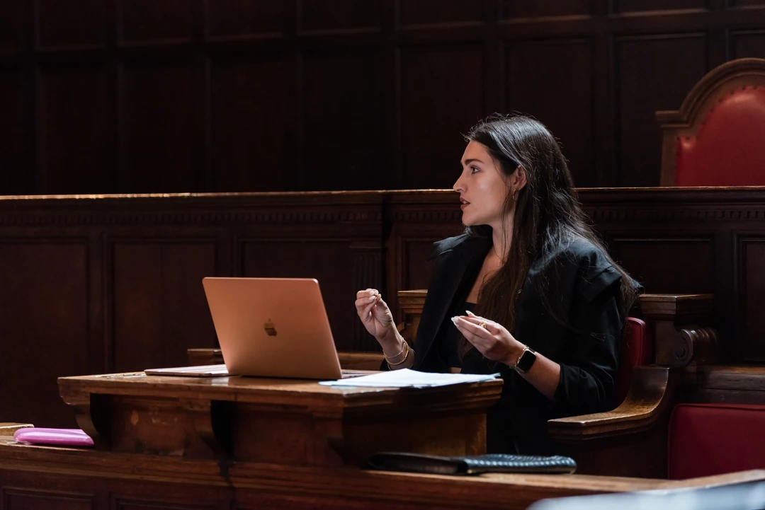 Oxford Scholastica student gaining legal experience in a law court.