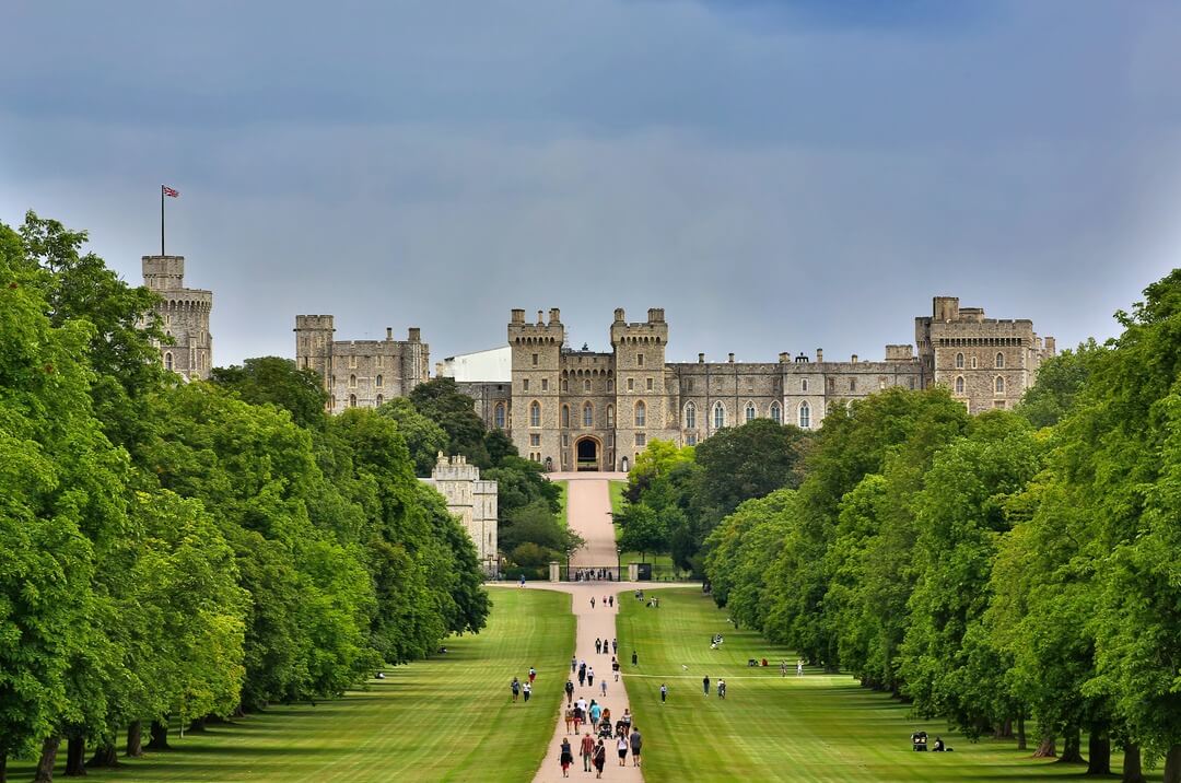 Oxford Scholastica students visit Windsor Castle as part of their summer school.