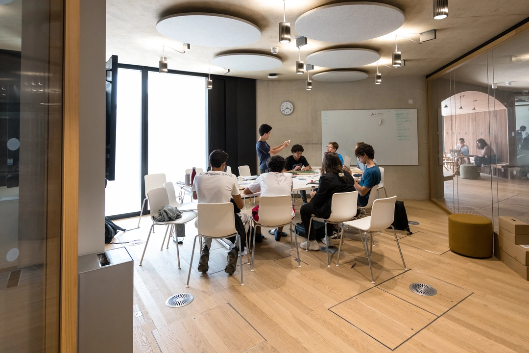 An OSA tutor hosts an academic masterclass.