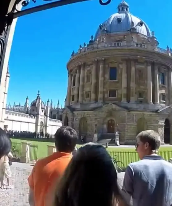 Oxford Scholastica students visiting the Radcliffe Camera