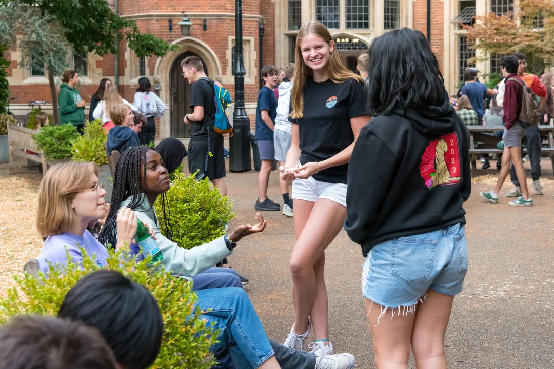 Oxford Scholastica Academy summer school students working together.