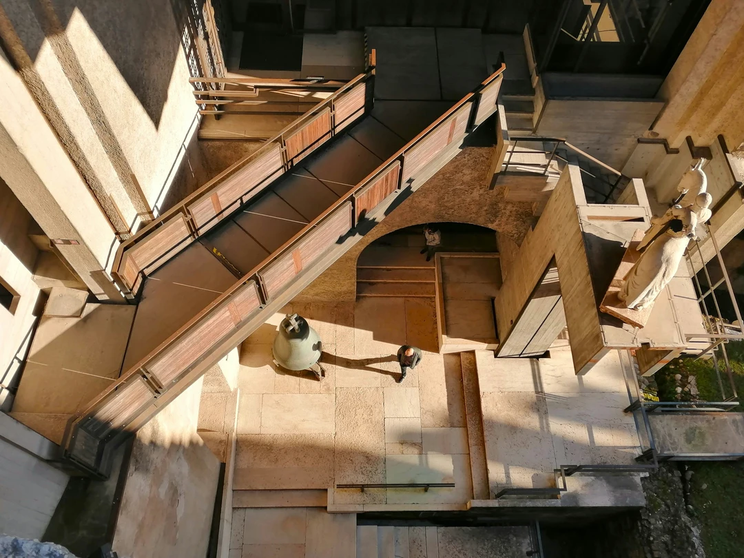 Angled access and stairs at the Museo di Castelvecchio