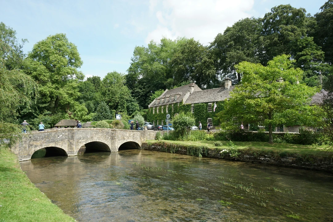 A bridge and river in the Cotswolds